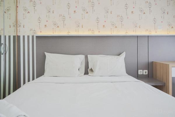 Op de foto is het object Cozy Living Studio Apartment Amazana Serpong By Travelio te zien, gelegen in de stad Cileduk 1.