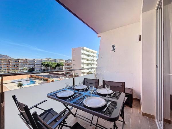 A la foto es mostra l'objecte Sirena 2 2-Bonito piso, a 300Mts de la playa situat a la ciutat de Roses.