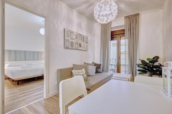 A la foto es mostra l'objecte Casa De Esme l situat a la ciutat de Haro.