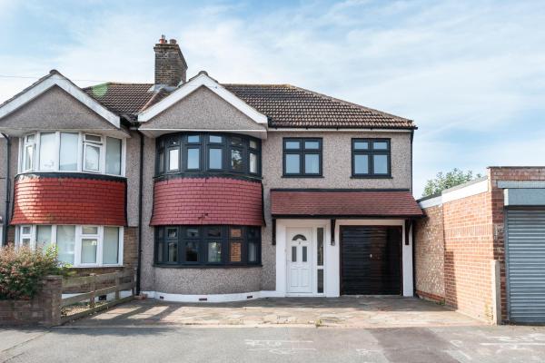 A la foto es mostra l'objecte 4 Bedroom Family Home In South East London situat a la ciutat de Welling.