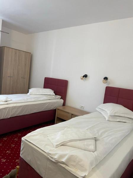 A la foto es mostra l'objecte Hotel Silvana situat a la ciutat de Deta.