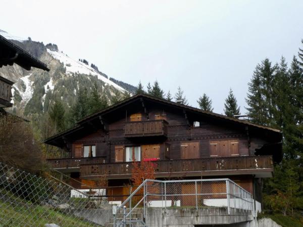 La photo montre l'objet Apartment Chalet Waldchutz - Wohnung Anax by Interhome situé dans la ville de Lenk im Simmental.