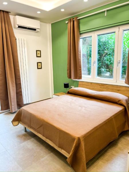 Na zdjęciu widoczny jest obiekt Casa Momi Mergellina położony w mieście Neapol.