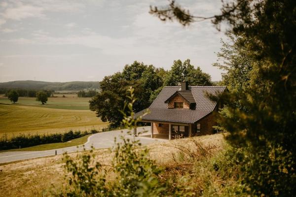 Na zdjęciu widoczny jest obiekt Murowana GlinCa położony w mieście Kostkowo.