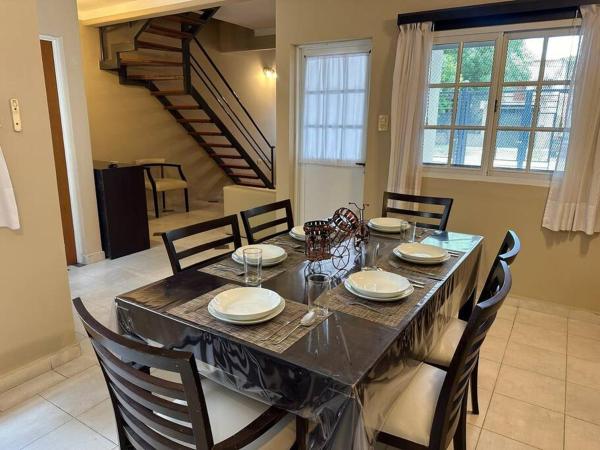 A la foto es mostra l'objecte Amplio Departamento Céntrico situat a la ciutat de Formosa.