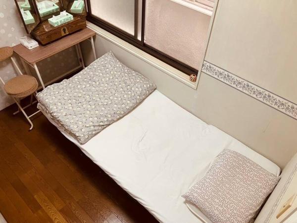 照片显示了位于Toyonaka市的一軒家の一室物件。