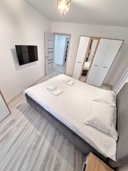 På billedet ses objektet Ultracentral 4Bedroom with 2 Bathrooms Cozy Apartment in Suceava beliggende i byen Suceava.