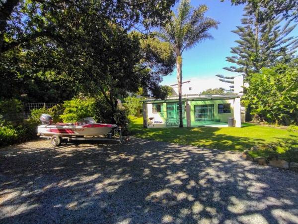 A la foto es mostra l'objecte Milkwood Beach House situat a la ciutat de Seafield.