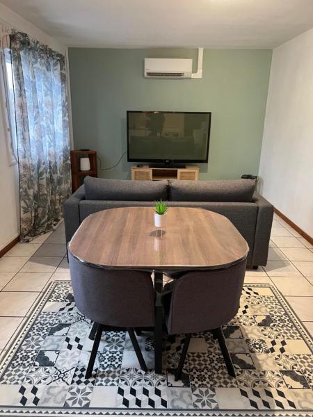 Na zdjęciu widoczny jest obiekt Appartement T2 Cosy położony w mieście Teilhet.