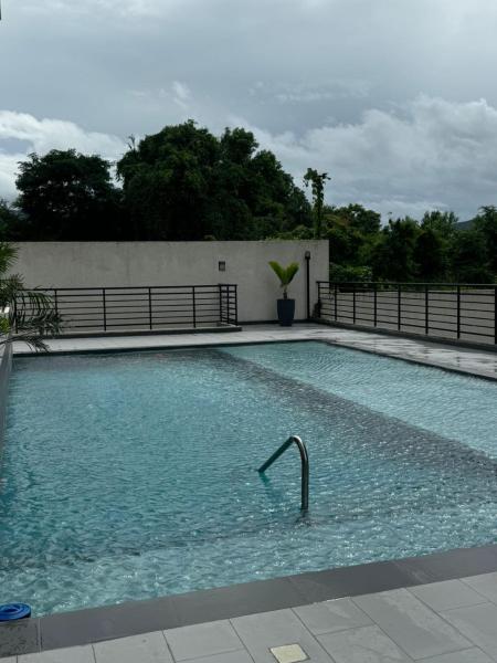 Na fotografii je vidět objekt W39 Comfort Suites - Kingston - pool nacházející se ve městě Barbican.
