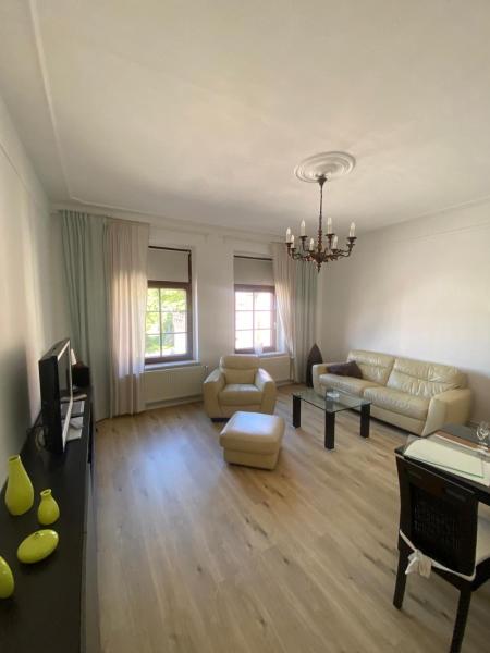 Στη φωτογραφία φαίνεται το αντικείμενο Helle geräumige Altstadtwohnung am Hagentor που βρίσκεται στην πόλη Bülstringen.