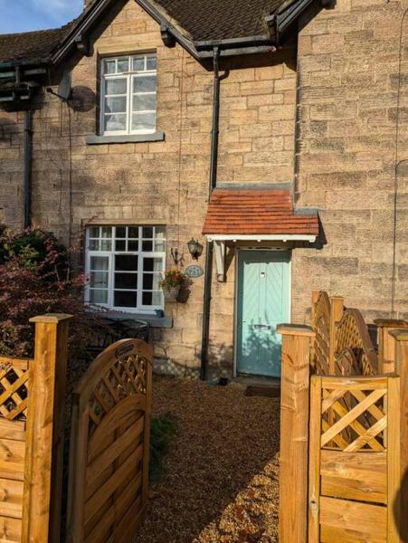 A la foto es mostra l'objecte Cosy comfort near Chatsworth situat a la ciutat de Beeley.