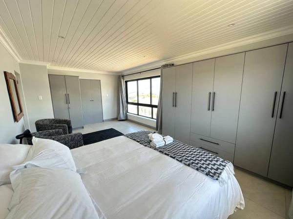 A la foto es mostra l'objecte DIE Huis House situat a la ciutat de Wilderness.