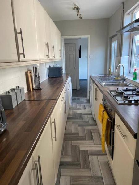 A la foto es mostra l'objecte Stylish 3-Bedroom House in Warrington - Sleeps 5 situat a la ciutat de Golborne.
