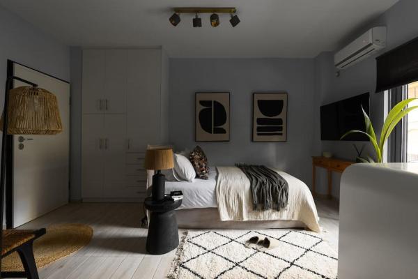 På billedet ses objektet Piraeus Gem - Netflix, Nespresso and Style beliggende i byen Piræus.