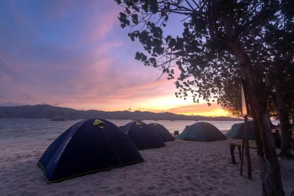 På billedet ses objektet Camp Gili X - Gili Tangkong Island beliggende i byen Labuan Tring.