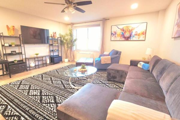 På billedet ses objektet Spacious Downtown Condo Sleeps 4 beliggende i byen Atlanta.