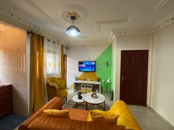 Auf dem Foto ist das Objekt Happy Holidays studios meublés à Yaoundé Nkozoa non loin du stade Olembé in der Stadt Jaunde zu sehen.