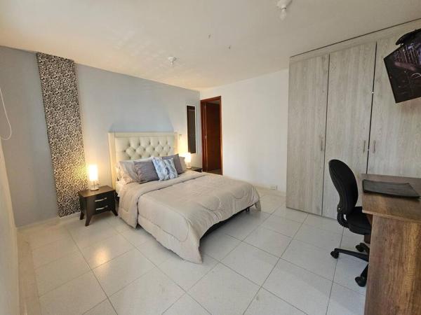 Na zdjęciu widoczny jest obiekt Loft Amoblado Cabecera położony w mieście Bucaramanga.