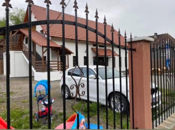 En la foto se muestra el objeto Insomnia Apartments ubicado en la ciudad de Lunca de Jos.