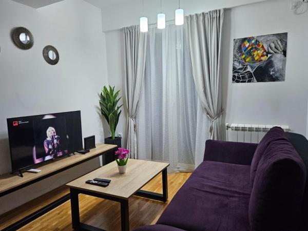 The Wazaari Apartment, Скопье