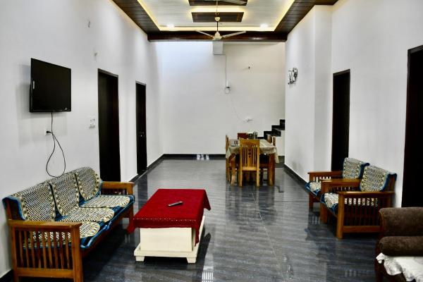 A la foto es mostra l'objecte Village Villa Agra situat a la ciutat de Tūndla.