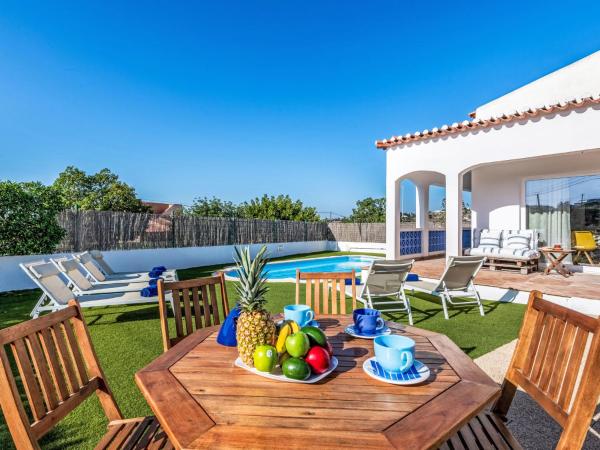 写真にはPatroves市にあるHoliday Home Antonica by Interhomeが写っています。
