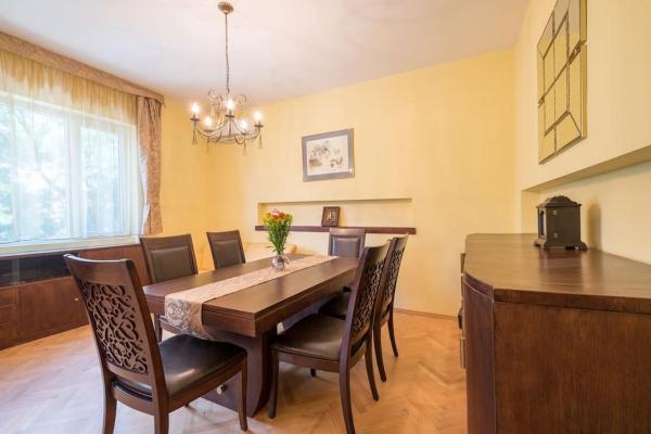 Na zdjęciu widoczny jest obiekt Very Central & Aristocratic 2 Bedroom Apartment with Air conditioning położony w mieście Sofia.