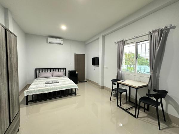 På bilden syns objektet LikeHome สมุทรสาคร ปากทางแพ้ว som ligger i staden Ban Amphaeng.