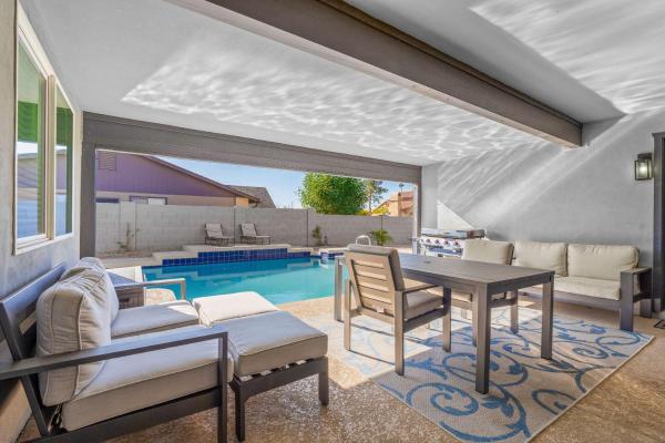A la foto es mostra l'objecte Phoenix 4 Br Retreat Pool Dog Friendly Games situat a la ciutat de Phoenix.