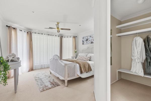 The photo shows the studio on Jasmine located in the city of Camberwarra.