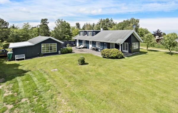 Auf dem Foto ist das Objekt 3 Bedroom Pet Friendly Home In Højslev in der Stadt Højslev zu sehen.
