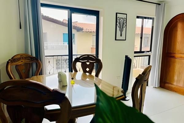 Auf dem Foto ist das Objekt ApartaEstudio con balcón e iluminado Cerca de todo in der Stadt Envigado zu sehen.