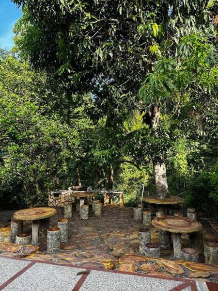 Na fotografii je vidět objekt Finca de descanso y relajacion cerca de Tocaima nacházející se ve městě Apulo.