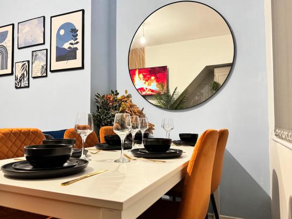 TV Every Bedroom 4 Bed 2 Bath Free Parking, Liverpool
