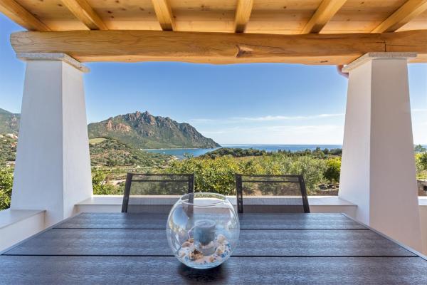 A la foto es mostra l'objecte Villa Bellavista situat a la ciutat de Tertenìa.