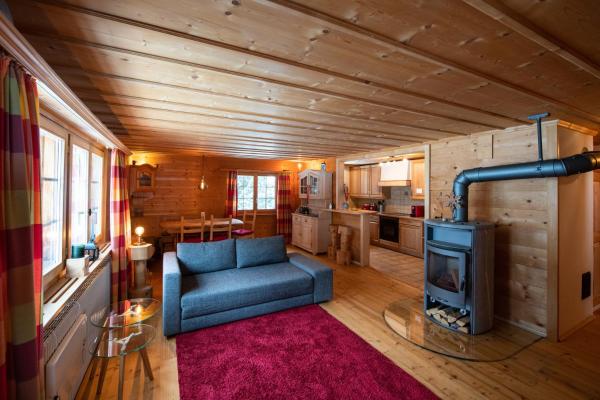 På billedet ses objektet Haus zum Hof beliggende i byen Bedra.