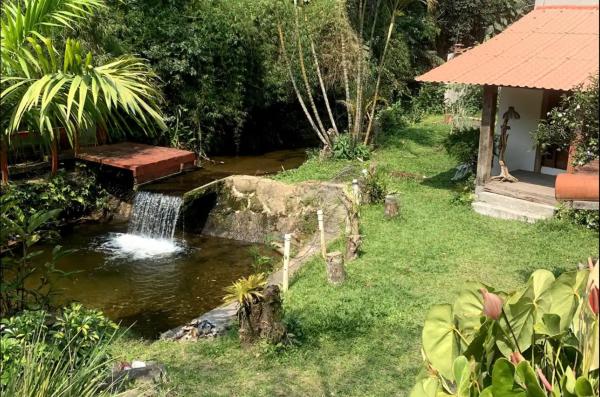 A la foto es mostra l'objecte Chalé Teresopolis situat a la ciutat de Teresópolis.
