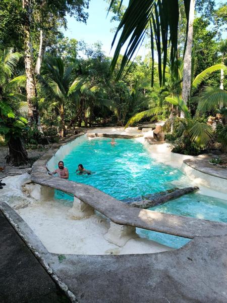 Na zdjęciu widoczny jest obiekt Rancho Los Jaguares położony w mieście Tulum.
