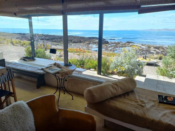 A la foto es mostra l'objecte Casa camarones situat a la ciutat de Camarones.