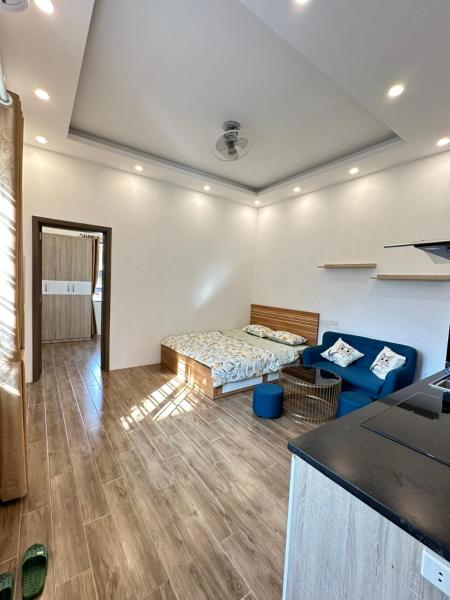 照片显示了位于Long Biên市的Căn hộ dịch vụ 2 phòng ngủ物件。