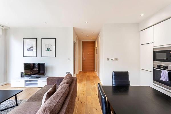 Wonderful Holborn Apartment, London