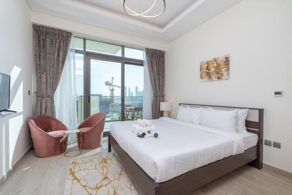A la foto es mostra l'objecte StayShort - Wonderful Studio Apartment with Balcony at Farhad Azizi situat a la ciutat de Dubai.