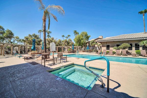 Gem with Pool Access in Scottsdale Shop and Golf! photo 2