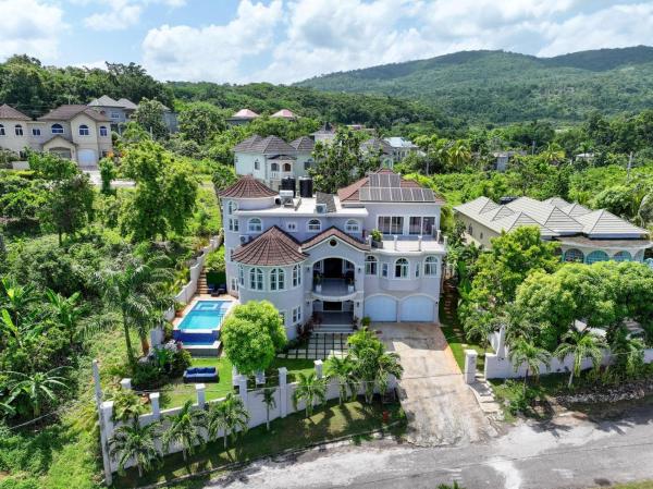 Na fotografii je vidět objekt Mosaic luxury Villa nacházející se ve městě Hopewell.