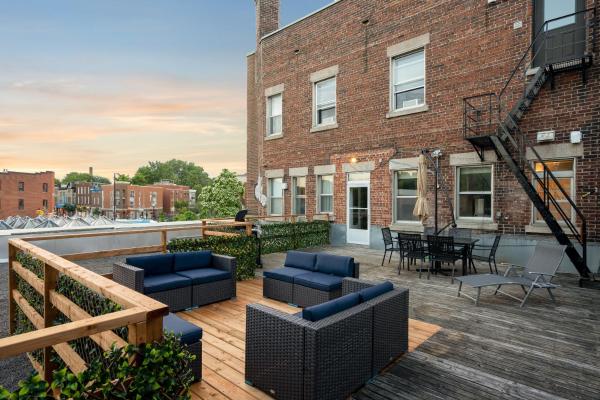 Penthouse Downtown-Sunset Private Terrace 1400SQFT, Montreal
