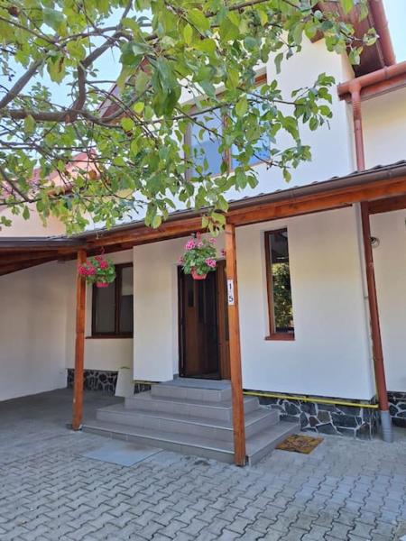 A la foto es mostra l'objecte Casa in centrul Zalaului situat a la ciutat de Aghireş.