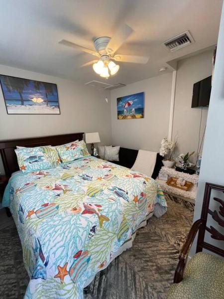 Na zdjęciu widoczny jest obiekt Comfy Queen Bed Studio, Downtown West Palm położony w mieście West Palm Beach.