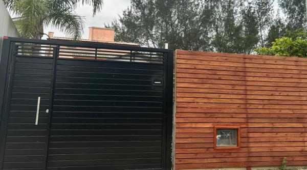 A la foto es mostra l'objecte Casa 4 quartos na quadra do MAR e com piscina!! situat a la ciutat de Palhoça.