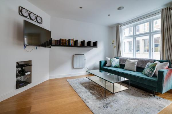 Lovely Charing Cross Apartment, Londra
